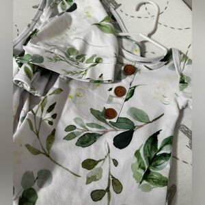 Caden Lane discontinued print knot gown and hat set “Brody”